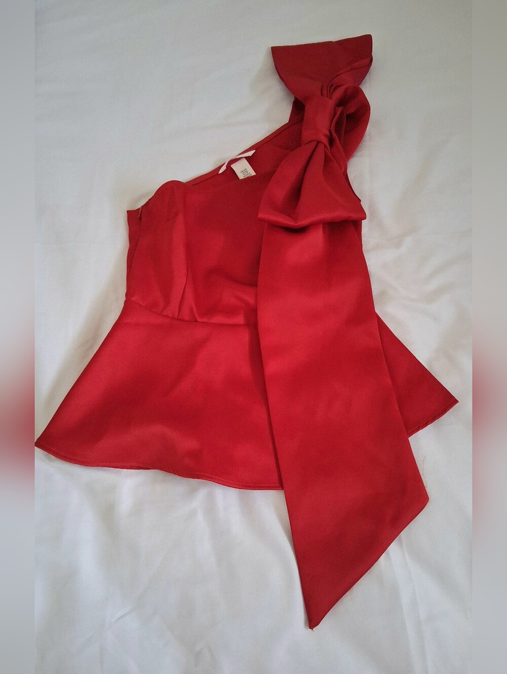 H&M RED SATIN ONE-SHOULDER TOP WITH BOW
